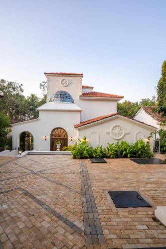 LohonoStays Villa Maraville
