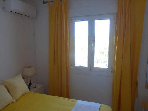 Nice 2 bedroom apartment - image 4