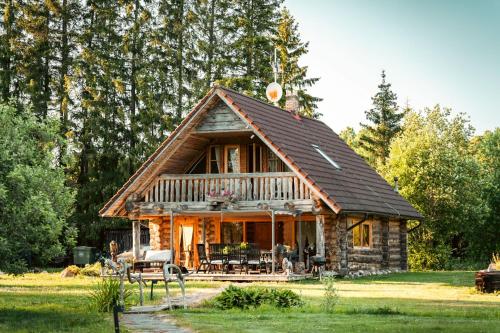 . Saarelux Riverise Villa