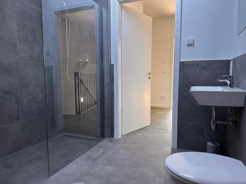 150m2 Maisonette 3 Schlafzimmer 2 Bäder und Balkon (150m2 Maisonette 3 Schlafzimmer 2 Bader und Balkon) in Alzey