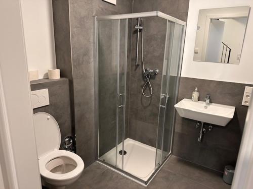 150m2 Maisonette 3 Schlafzimmer 2 Bäder und Balkon (150m2 Maisonette 3 Schlafzimmer 2 Bader und Balkon) in Alzey