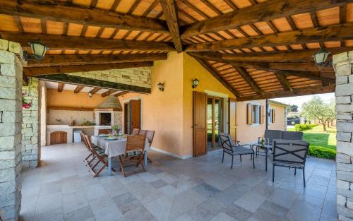 Villa Oliveta by Istrialux in Filipana