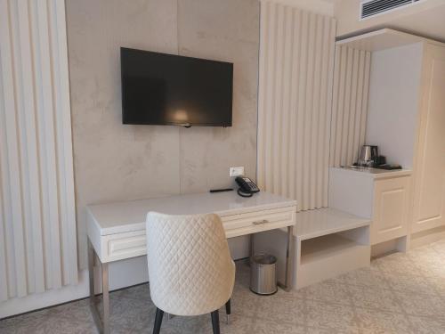 Hotel Arcade - image 4