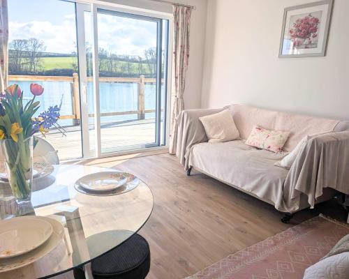 Otter's Pool Studio Apartment at Galwad Y Mor in Cardigan