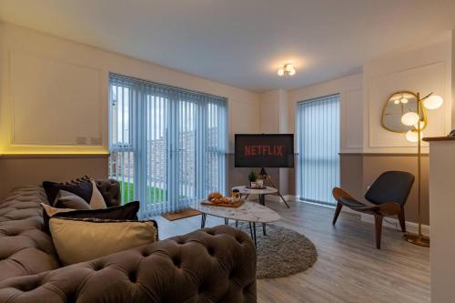 Sherlock Urban Escape Stylish 4BR Townhouse with Garden and Parking