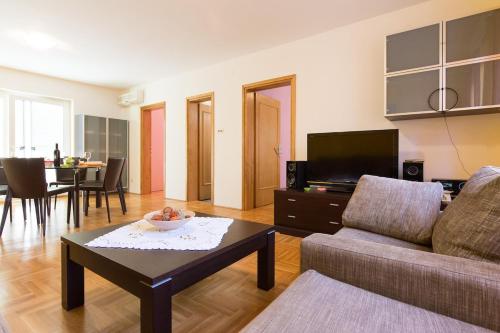 Apartment LILY-close to the beach in วันตาชิชิ