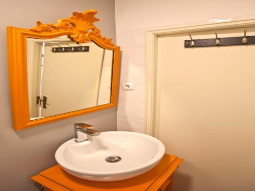 1 bedroom apartment located in the heart of Lisbon city - image 6