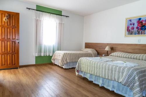 Queen Room - Disability Access image 1