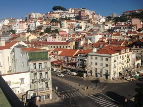 Studio apartment located central Lisbon - main image