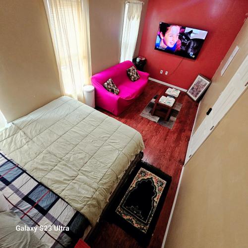 Divine Villa & Resorts Guest House - 283 Lehigh Ave in Newark, USA