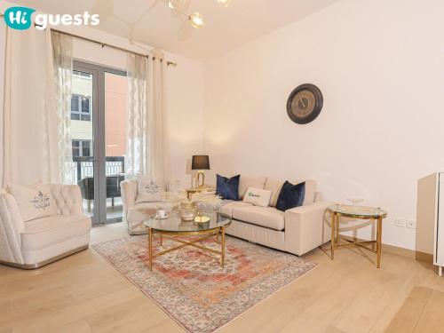 HiGuest - Spacious 1BR Apt in La Mer with Gym & Parking, Dubaï