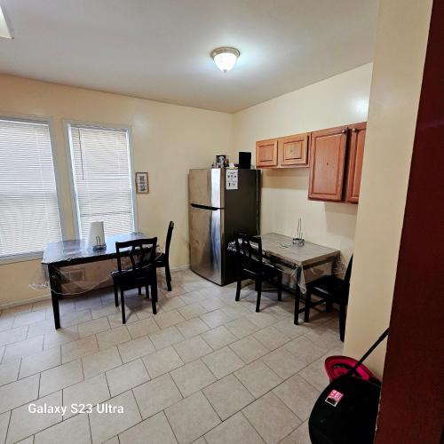 Divine Villa & Resorts Guest House - 283 Lehigh Ave in Newark, USA