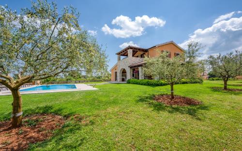 Villa Oliveta by Istrialux in Filipana