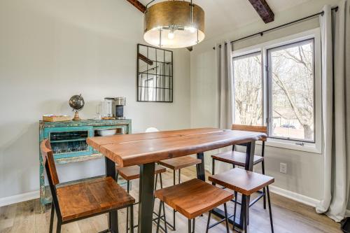 2 Mi to JMU Harrisonburg Home with Gas Grill in 애시비 하이츠