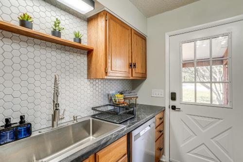 2 Mi to JMU Harrisonburg Home with Gas Grill in 애시비 하이츠