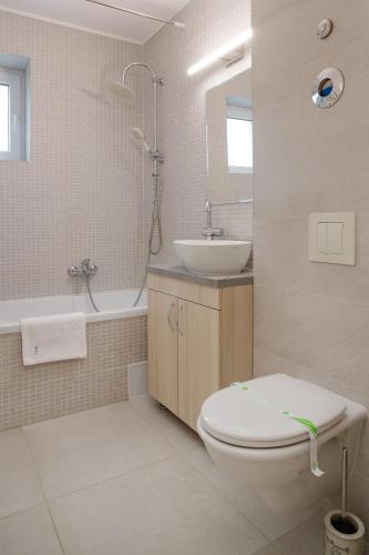 Sah Apartment with Balcony image 7