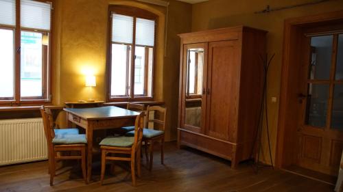 設施, Pension zum Hirschstein in 格賴茨