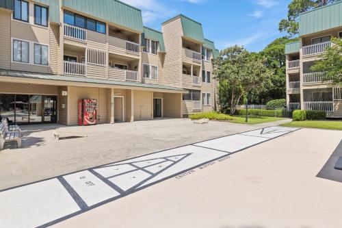 Peaceful Treetop Condo - 2br/2ba in Hilton Head Island (SC)