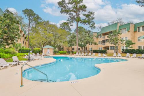 Peaceful Treetop Condo - 2br/2ba in Hilton Head Island (SC)