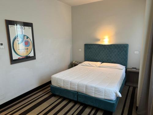 Jet Hotel - image 12