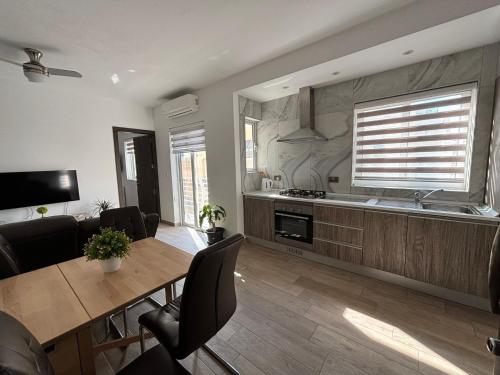 V86 - Agatha - Sliema Apartment near the Sea, Sliema (foto 6)