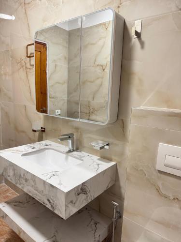 Beachfront Apartment - image 2