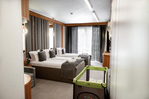 Deluxe Double or Twin Room (Renovated Room) image 10