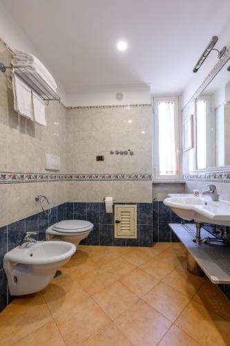 Crosti Apartments - image 7