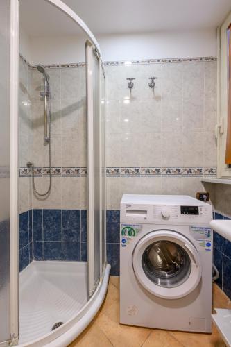 Crosti Apartments - image 2
