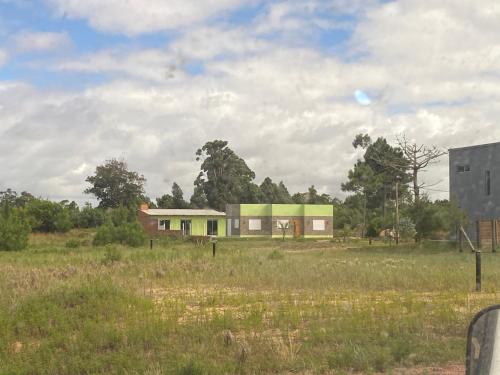 La casa de la comodidad piscina y barbacoa