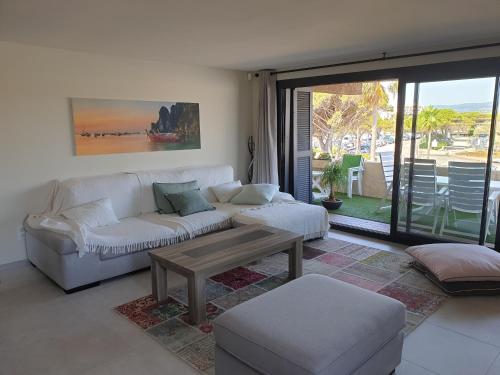 Magnifique 2 pièces vue port et mer Magnifique 2 pièces vue port et mer