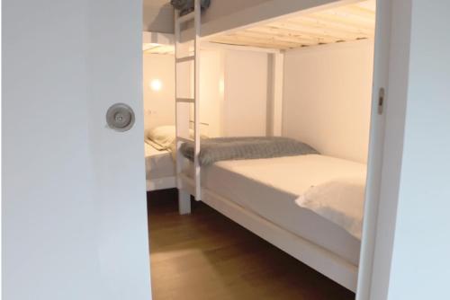 Aiora Hostel - image 2