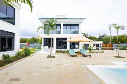 Two-Bedroom Villa image 10