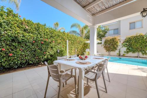 Villa with Private Pool image 9