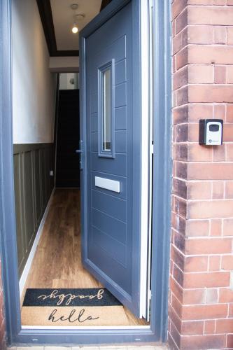 Entire Modern Home in Manchester and Near Peak District, Manchester (photo 6)