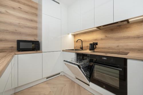 Stylowy Apartament z Balkonem i Wanną by Noclegi Renters, Breslau (Foto 10)