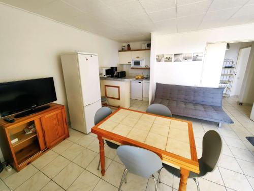 Agreable T3 avec terrasse et grande piscine, a deux pas de la plage - FR-1-607-101 near Pizz'Avenue