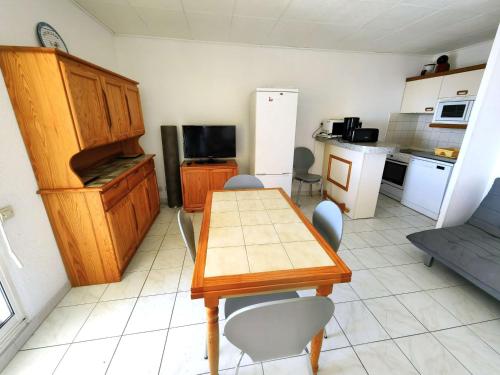 Agreable T3 avec terrasse et grande piscine, a deux pas de la plage - FR-1-607-101 near Pizz'Avenue
