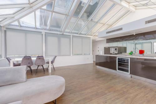 Modern 2-bedroom Waterfront flat with views of the O2, Londýn (fotografie 5)