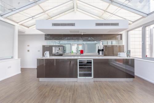 Modern 2-bedroom Waterfront flat with views of the O2, Londýn (fotografie 6)