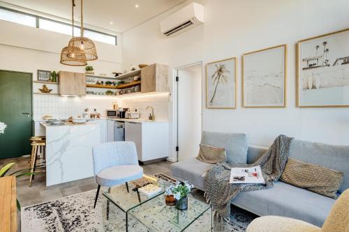 6onN Sea Point - main image