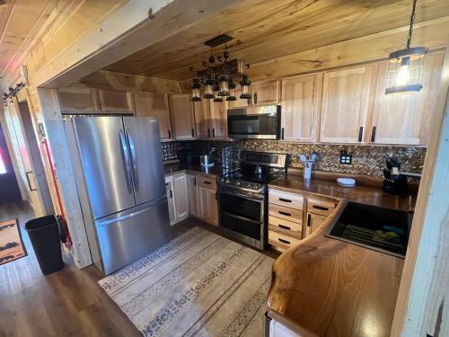 Cabin in the treetops! in แลนเคสเตอร์ (OH)