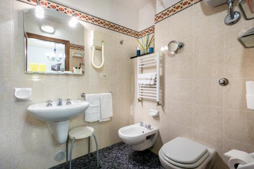 Hotel Collodi Firenze - image 12