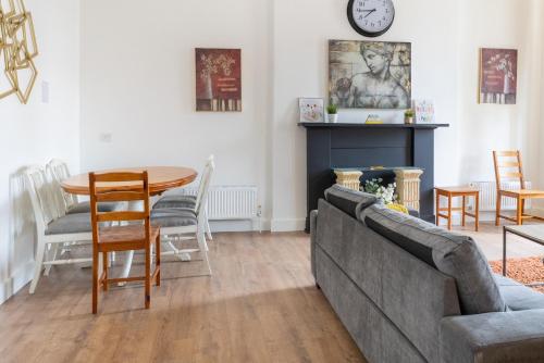 Bright High-Ceiling 2BD Flat - Central Edinburgh!, Edinburgh (fotografie 2)
