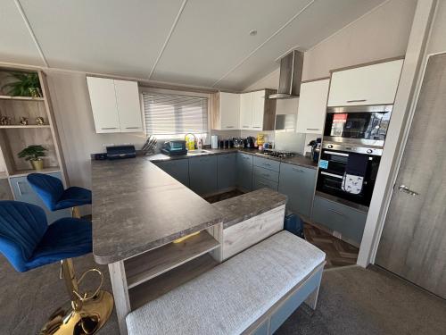 Lodge with hot tub - Waterside, Ingoldmells - pet friendly, WiFi, bed linen - Meadow Lakes Caravan & Lodge Hire, Ingoldmells (foto 7)