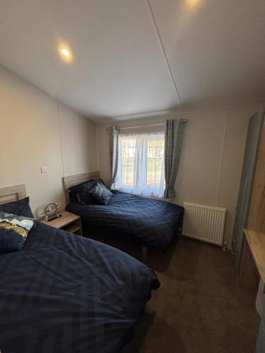 Lodge with hot tub - Waterside, Ingoldmells - pet friendly, WiFi, bed linen - Meadow Lakes Caravan & Lodge Hire, Ingoldmells (foto 8)