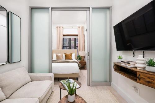 317-1B Modern 1Br UES W D - image 7