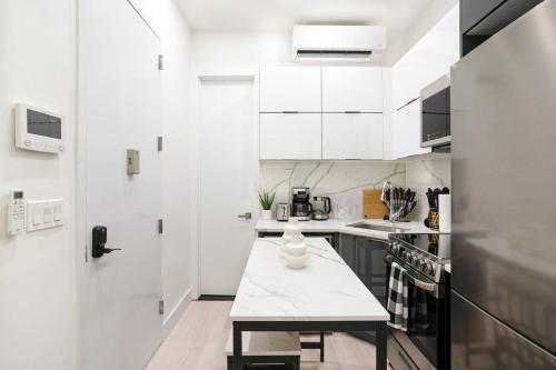 317-1B Modern 1Br UES W D in New York, USA