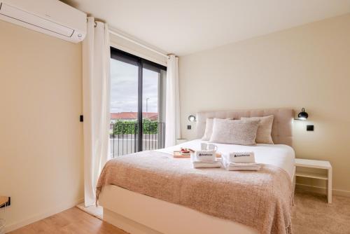 HostWise - Stylish Flat with Terrace & Garage, Oporto (foto 4)