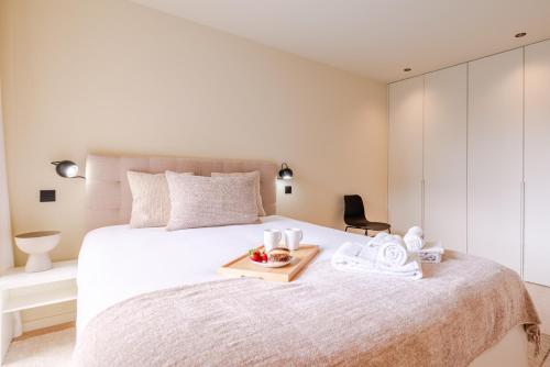 HostWise - Stylish Flat with Terrace & Garage, Oporto (foto 7)